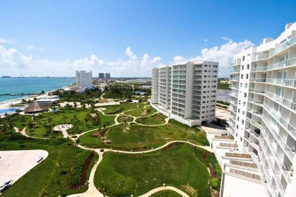 Amara Cancun Beachfront Condo Екстер'єр фото